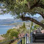 Les Terrasses De Fromentica Villa