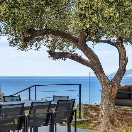 Les Terrasses De Fromentica Vila *