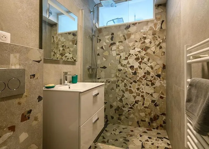 Les Terrasses De Fromentica Vila *