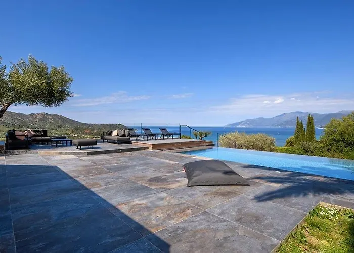 Les Terrasses De Fromentica Villa