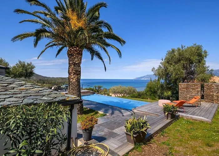 Les Terrasses De Fromentica Villa